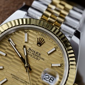 Rolex DateJust 126331 Yellow Champagne Fluted Dial Clean Factory 41mm (3)