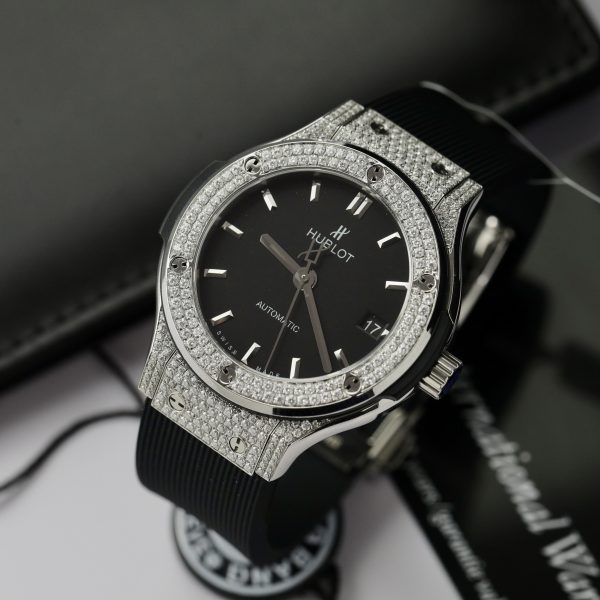 Hublot Classic Fusion Customs Moissanite Diamonds Black Color 38mm (2)