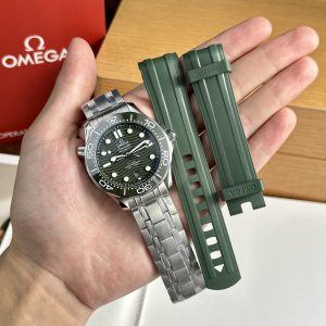 Omega Seamaster Diver 300M Master Chronometer Green Replica Watch VS Factory (1)