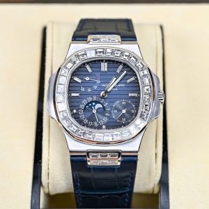 Patek Philippe Nautilus 5724G White Gold 18K Customs Naturals Diamonds 40mm (1)