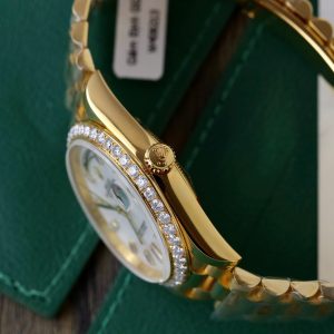 Rolex Best Replica Day-Date Gold Wrapped MOP & Moissanite Diamonds Dial GM 40mm (6)