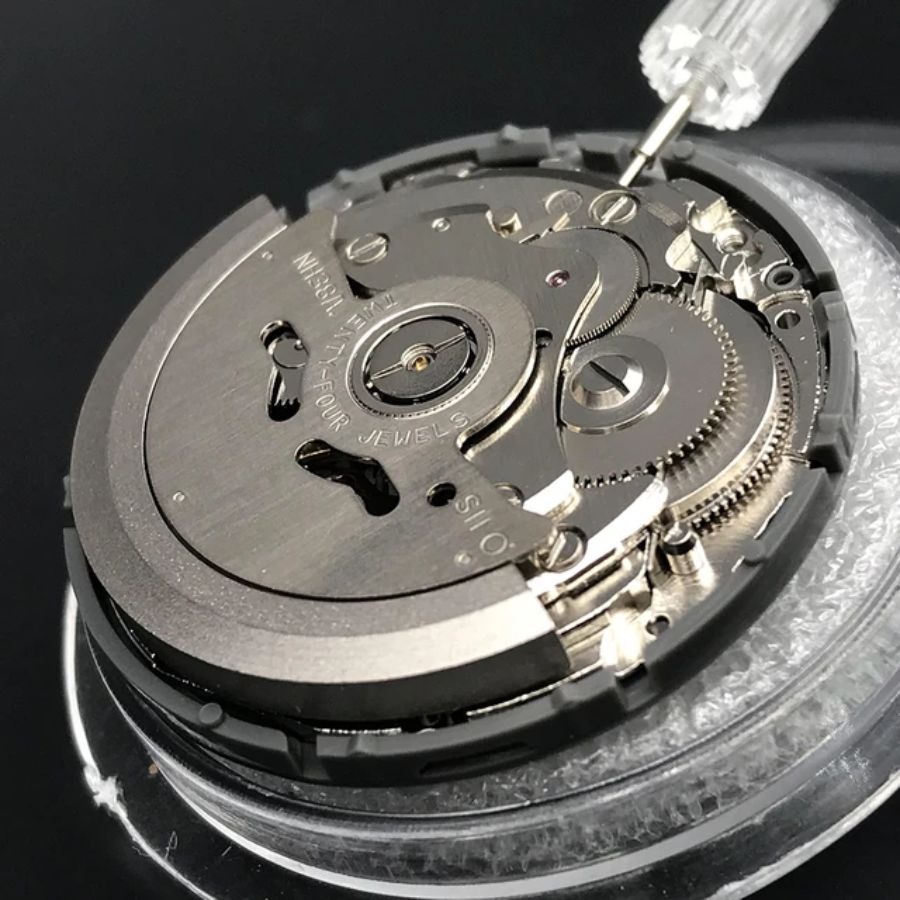 The Function That Halts the Second Hand in Mechanical Watches