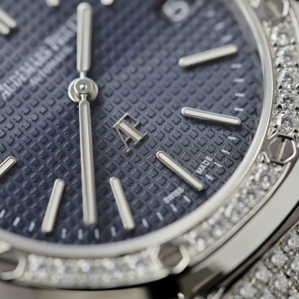 Audemars Piguet Replica Watch Royal Oak Jumbo Extra-Thin 16202 Custom Moissanite Diamonds Hong Kong 39mm (2)