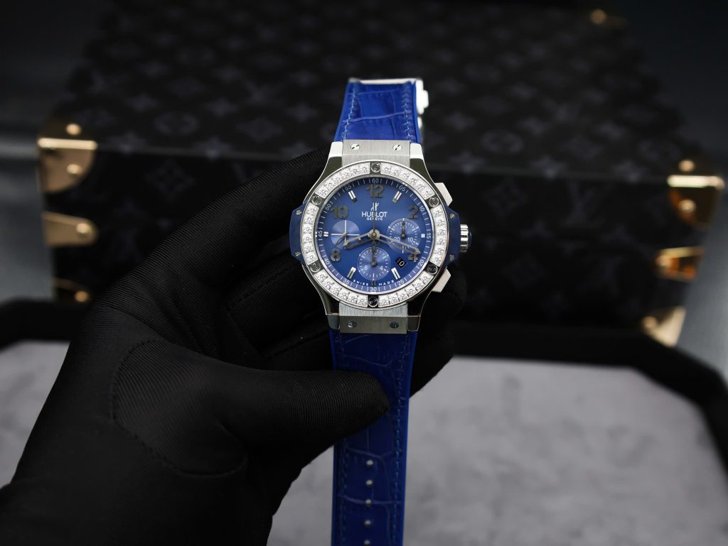 Hublot Big Bang Chronograph Blue Dial Replica Watches Custom Moissanite Diamonds 44mm (2)