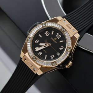 Hublot Big Bang One Click King Gold Bezel Diamonds Baguette 39mm (1)