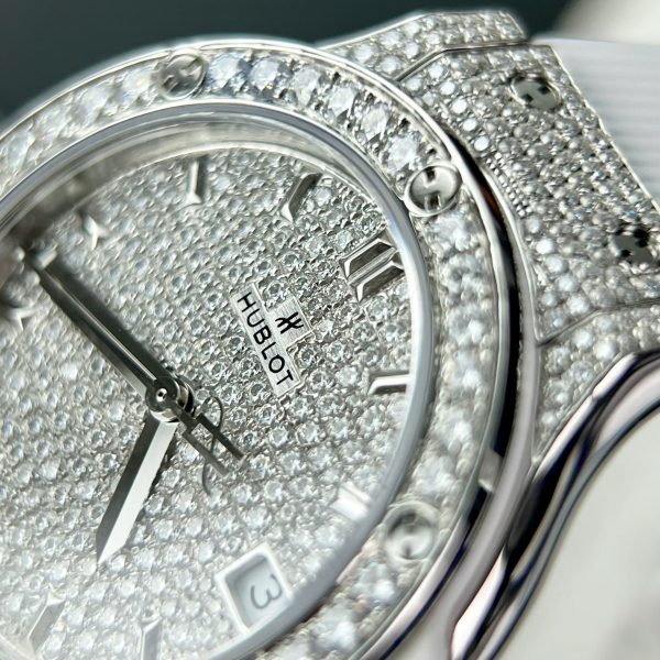 Hublot Replica Watch Customs Full Moissanite Diamonds Women's 33mm (1)