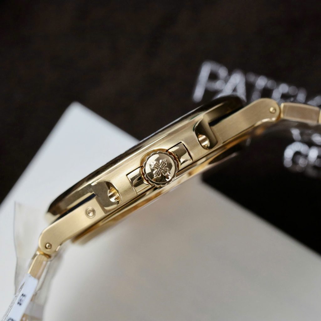 Patek Philippe Nautilus 5724R Replica Watch Gold Wrapped + Moissanite Diamonds PPF Factory 40mm (14)