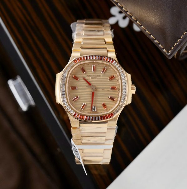 Patek Philippe Nautilus 7118-1300R Replica Watch Custom Gold Wrapped 35 (2)