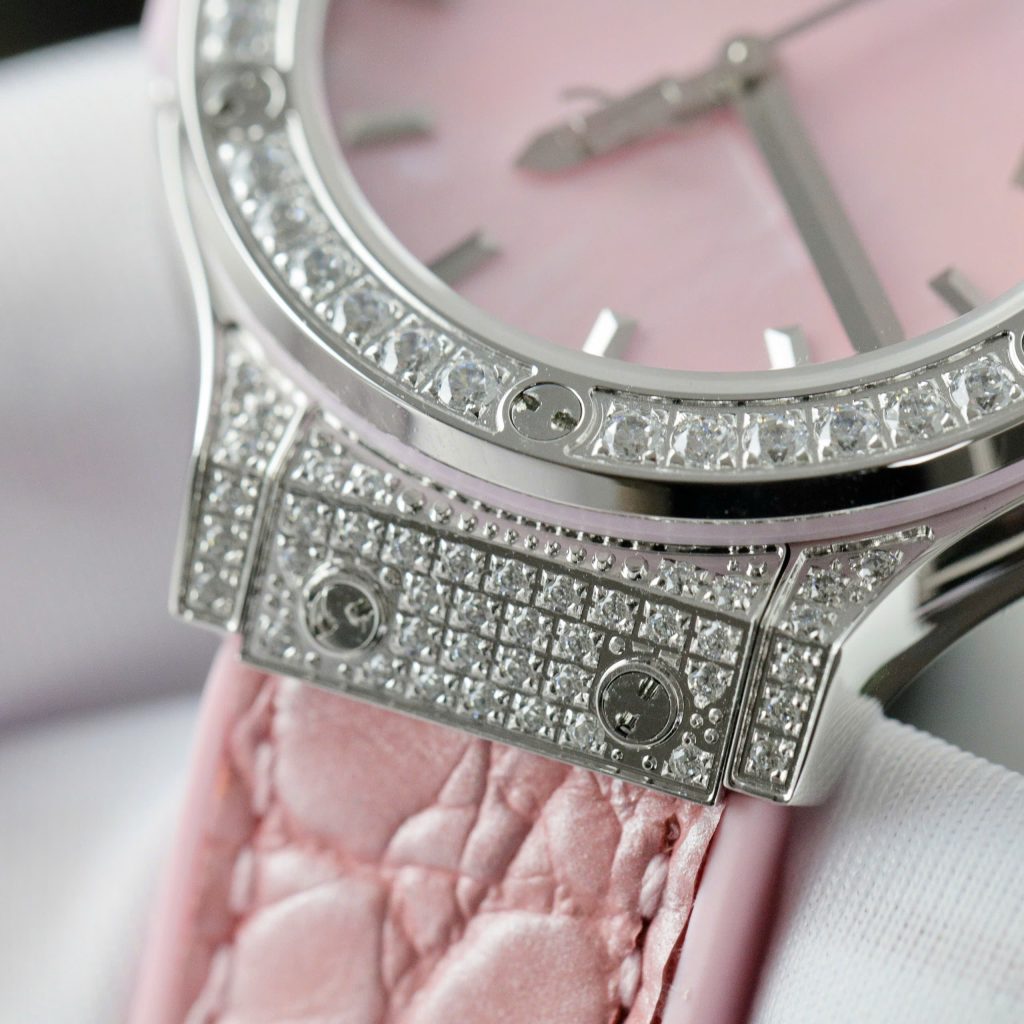 Hublot Classic Fusion Replica 11 Watches Dial Mother Of Pearl Pink 33mm (2)